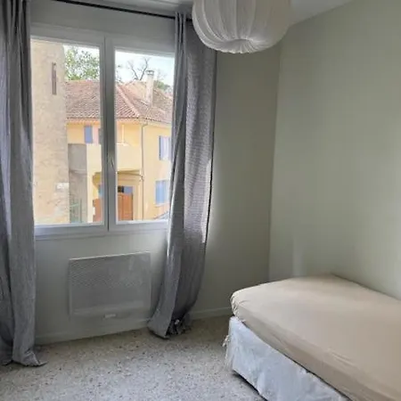 בית נופש House 10 Minutes From Avignon *