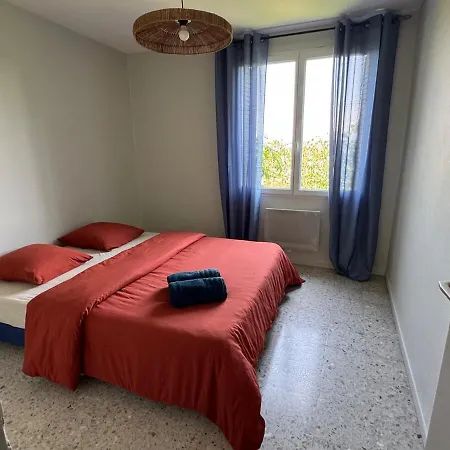 בית נופש House 10 Minutes From Avignon