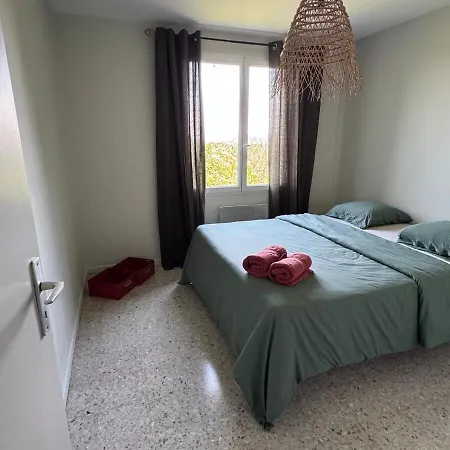 בית נופש House 10 Minutes From Avignon